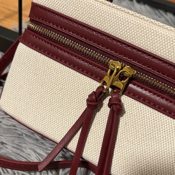 Elegant Cream and Red Women's Handbag - Picture 3 of 5